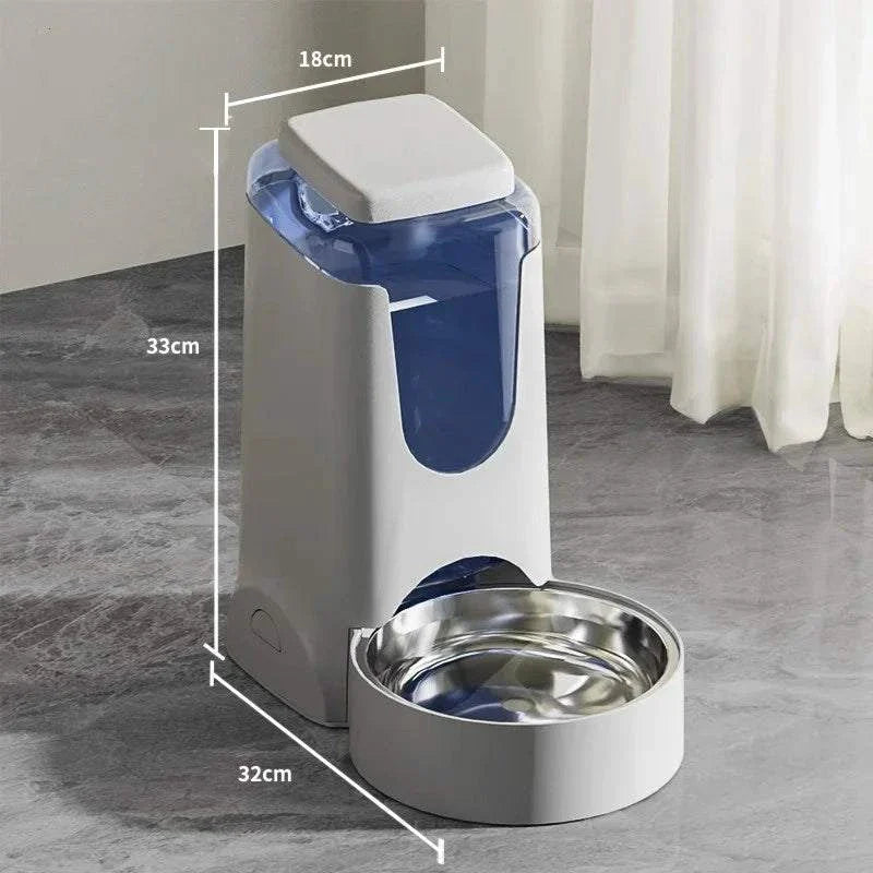 Automatic dog feeder and water dispenser with large capacity for pets.