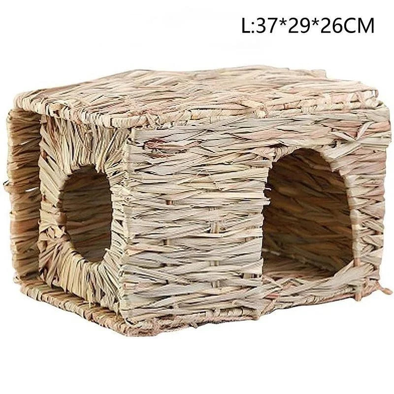 Foldable woven grass house bed for rabbits, guinea pigs, and small pets – natural chew-safe nest.