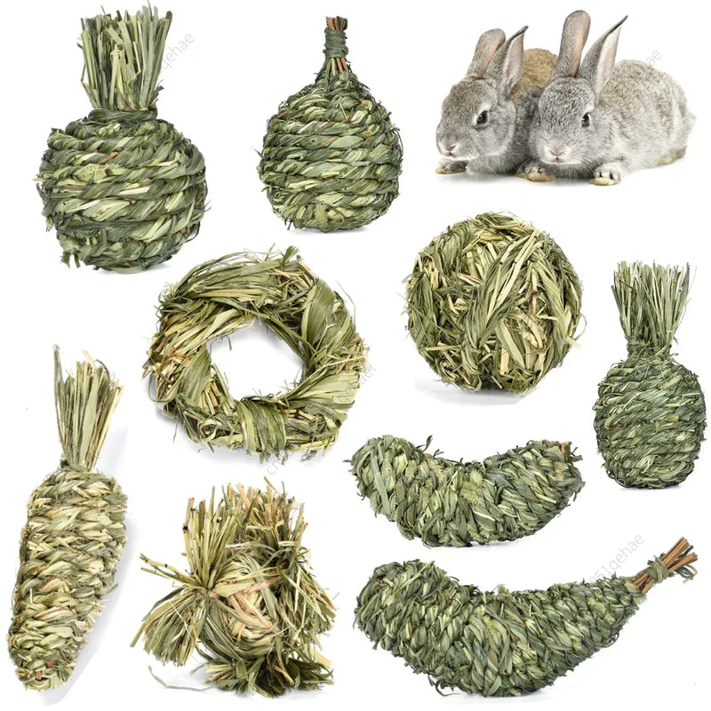 Small animal chew toys made of grass for rabbits, bunnies, hamsters, guinea pigs, and chinchillas, ideal for tooth cleaning and molar grinding.
