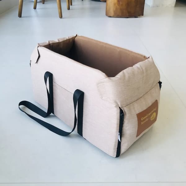 pet car booster seat for safe travel
