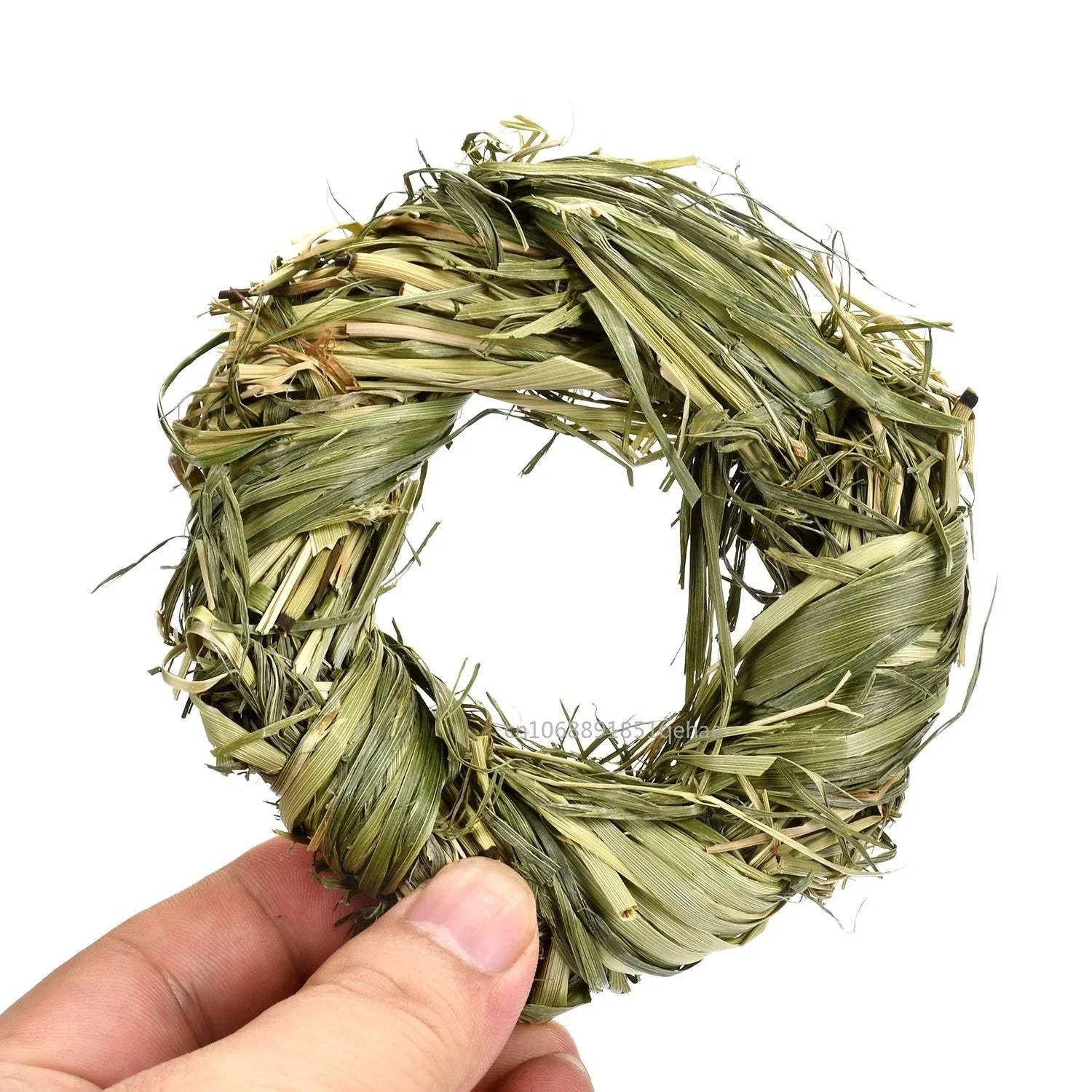 Natural grass chew toys for rabbits, guinea pigs, hamsters, and chinchillas – safe molar toys for small pets.