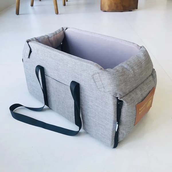 pet car booster seat for safe travel
