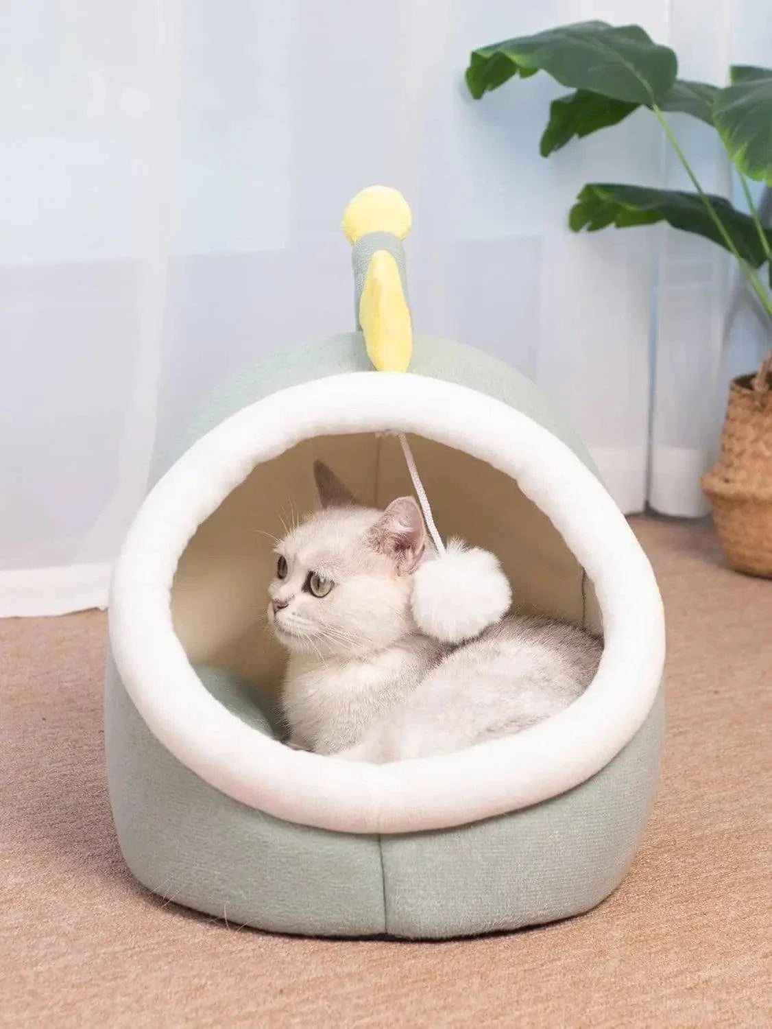 Round cat bed with a tent design, cozy and plush interior, suitable for kittens, cats, and small dogs, perfect for sleeping and lounging.