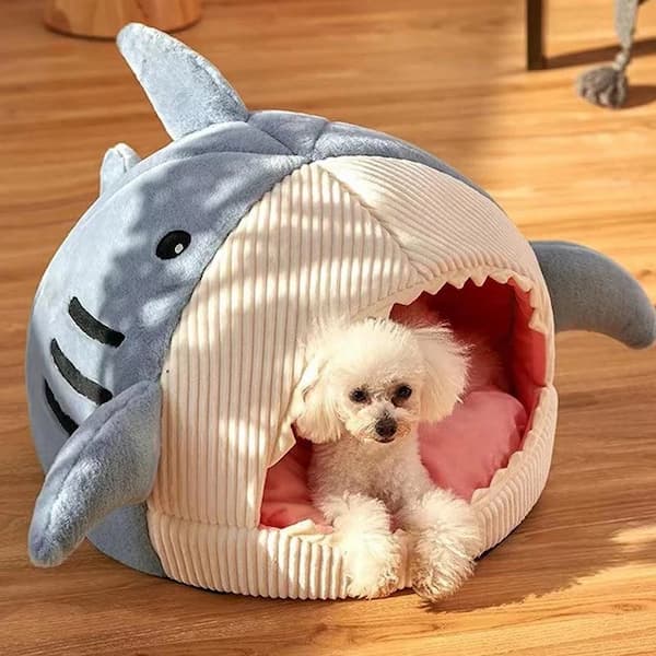 Blue Cartoon shark-shaped warm cat bed, pet cave for kittens, 100% cotton.