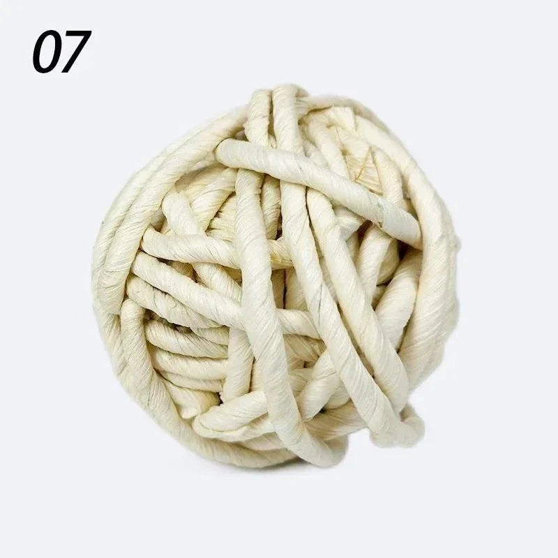 Braided natural grass chew ball for small pets, 7cm toy for guinea pigs, rabbits, and hamsters.