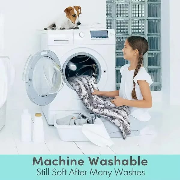 soft grey plush pet blanket designed for warmth and comfort for dogs and cats