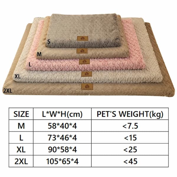 Stack of pet beds in different sizes with a size chart below on a white background