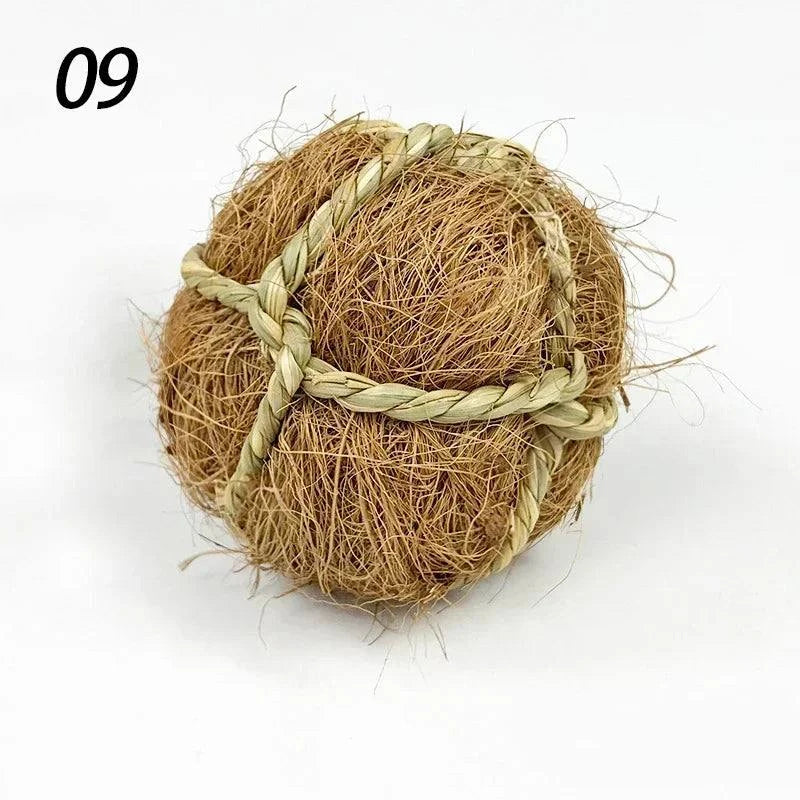 Braided natural grass chew ball for small pets, 7cm toy for guinea pigs, rabbits, and hamsters.